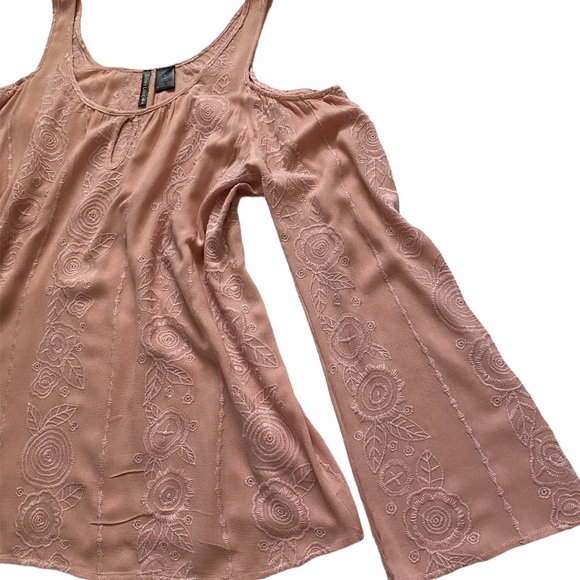 Ivory Love rose print cold-shoulder blouse, pink - Picture 9 of 9